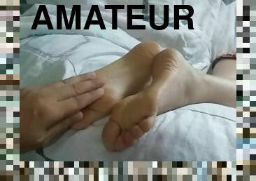 mastürbasyon-masturbation, amatör, üstüneyüzüne-boşalma, ev-yapımı, ayaklar, birdenbire, manita, meni, sarışın, ayak-fetişi