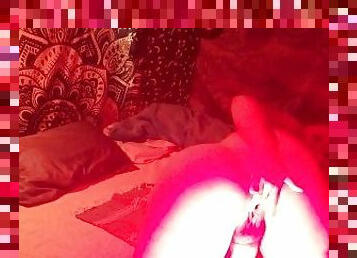 Infrared light on cougar’s pussy and fat white ass, anal plug needs lube so tight!