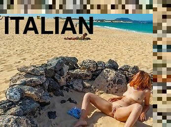 masturbarsi, pubblici, schizzi-di-umore, spiaggia, rosse, italiani, esibizionismo