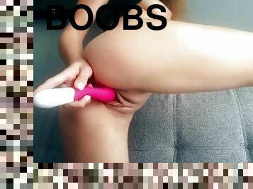 gros-nichons, masturbation, orgasme, amateur, jouet, gode, seins, fétiche, solo, elle-se-déshabille