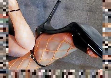 High heels and fishnets, cum on my feet