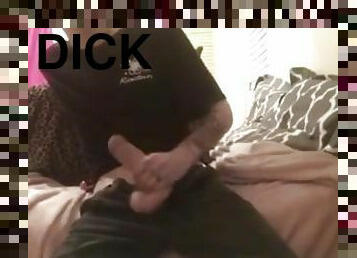 Jacking off with a wand vibrator until cumshot