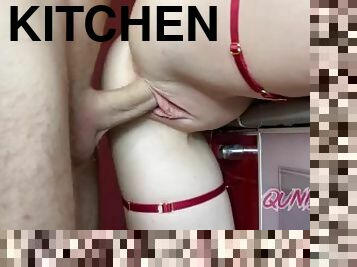 chatte-pussy, amateur, babes, ados, maison, ejaculation-interne, point-de-vue, cuisine, par-voie-orale, chatte