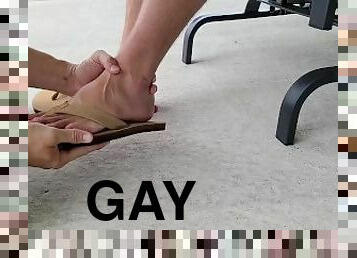 gay, pés