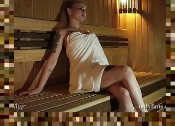 gros-nichons, public, chatte-pussy, babes, fellation, ejaculation-sur-le-corps, ejaculation, blonde, pute, sauna