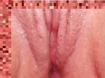 clito, masturbation, orgasme, chatte-pussy, amateur, belle-femme-ronde, doigtage, point-de-vue, humide