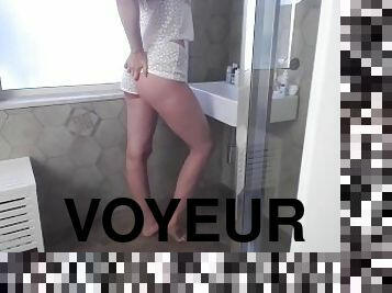 banyo-yapma, kocaman-huge, mastürbasyon-masturbation, meme-uçları, boşalma, işeme, fışkıran-su, kam, casus, sapık-voyeur