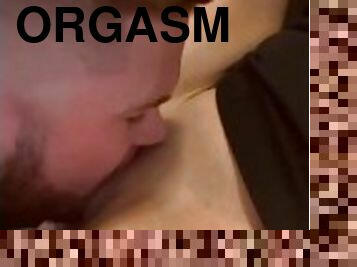 gros-nichons, clito, orgasme, chatte-pussy, amateur, milf, couple, rousse, ejaculation