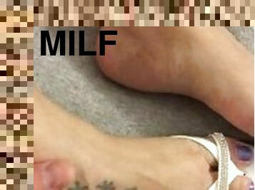 amatir, cumshot-keluarnya-sperma, jenis-pornografi-milf, ibu, handjob-seks-dengan-tangan-wanita-pada-penis-laki-laki, kaki, sudut-pandang, sperma, italia, fetish-benda-yang-dapat-meningkatkan-gairah-sex