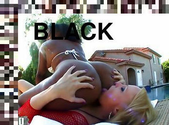 cul, gros-nichons, en-plein-air, ébène, interracial, lesbienne, black, doigtage, blonde, blanc