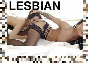 Mindy And Lesbian Erotica
