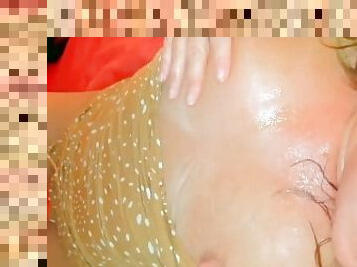 Horny MILF Anna gets a huge facial and rubs it all over her body, very sexy