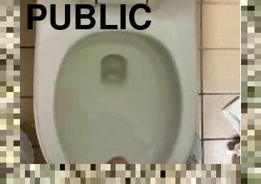 pisser, public, douce, solo