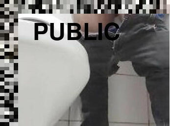 baignade, poilue, pisser, public, toilette, fétiche, solo, fumer, musclé