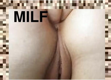 MILF play with her big ass