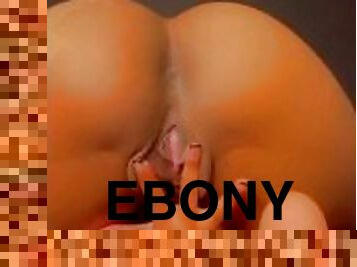 Ebony shows pussy (Africa)
