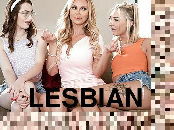 Hot lesbian threesome with Nikki Benz, Chloe Temple and Reese Robbins