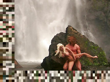 Jesse Jane fucked under waterfall