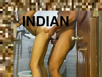 Indian Sexy Girl Fucked In Bathroom & Squirt ( Hindi Audio )
