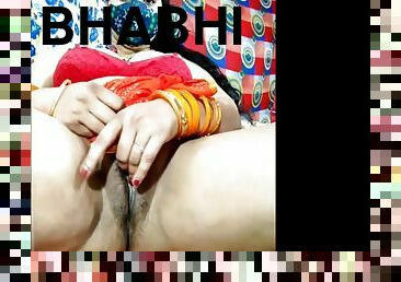 Desi Bhabhi Webcam Show Pussy Oiling