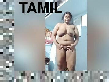 Hot Tamil Bhabhi Shows Her Boobs And Pussy On Vc