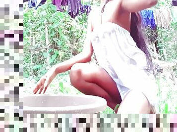 Sri Lankan Collage Girl Outdoor Bathing And Pussy Squirt