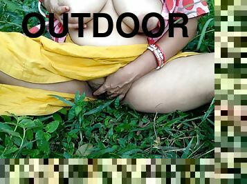 cul, gros-nichons, poilue, en-plein-air, public, chatte-pussy, amateur, mature, ados, indien