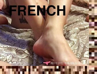 Vends-ta-culotte - JOI in French : handjob and footjob