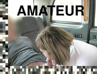 en-plein-air, chatte-pussy, amateur, anal, ejaculation-sur-le-corps, couple, belle-femme-ronde, joufflue, doigtage, voiture