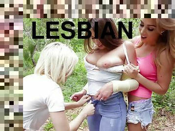 payudara-besar, lesbian-lesbian, bertiga