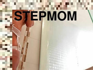 My Stepmom Masturabtes In Shower