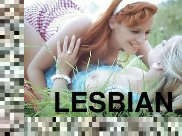 gros-nichons, en-plein-air, chatte-pussy, lesbienne, doigtage, rousse