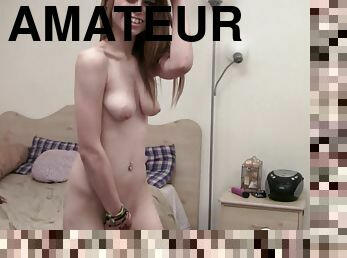 vieux, maigre, amateur, maison, culotte, 18ans, plus-agée, bout-a-bout, solo, petits-seins