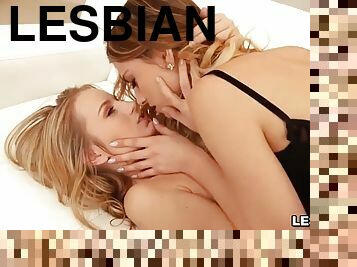 Blonde lesbian bombshells Scarlett Sage and Kristen Scott share their pussies and asses in hot lesbian ANAL exploration.
