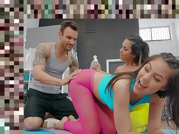 Alex Legend fucked sporty babes Kendra Spade & Autumn Falls