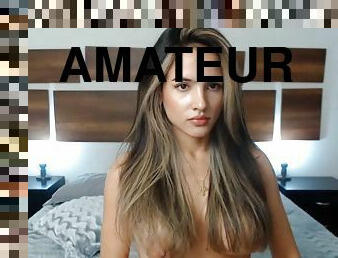 Beautiful Amateur babe webcam