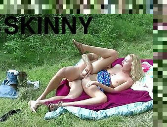 Hot skinny MILF outdoor porn video