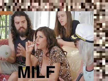 gros-nichons, monstre, orgie, énorme-bite, milf, hardcore, pornstar, maman, sexe-de-groupe, trio