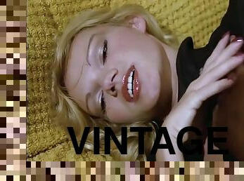 Segrete Esperienze Di Luca E Fanny - high-definition vintage porn with Brigitte Lahaie