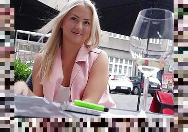 inviting blond hair girl had sex at first date