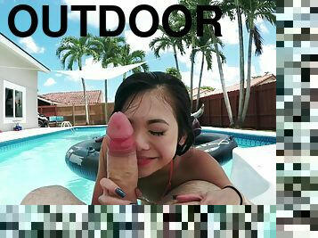 Exotic spinner Vina Sky servicing giant cock outdoors