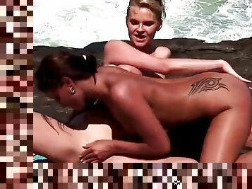Tarra White loves sex on the beach, just like Aneta Keys