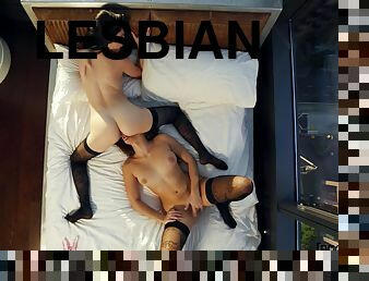 takaapäin, orgasmi, pillu-pussy, typykät, lesbo-lesbian, sormettaminen, pitkät-sukat, suuteleminen, lehmityttö, naamalla-istuminen