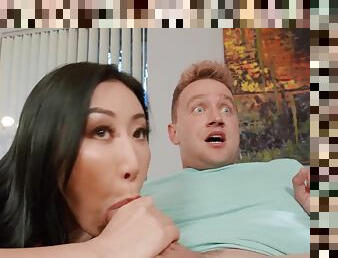 Long-dicked lucky dude fucks two glamour asian babes