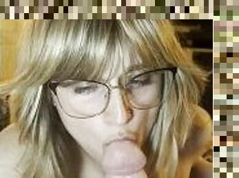 lunettes, mamelons, amateur, babes, fellation, ejaculation-sur-le-corps, point-de-vue, blonde, percé, petite