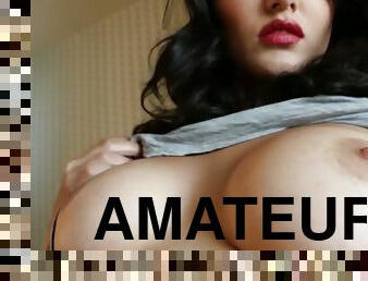 Amateur masturbation solo with busty Sunny Leone