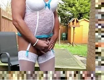 masturbation, en-plein-air, public, transsexuelle, amateur, ejaculation-sur-le-corps, énorme-bite, milf, bas, britannique