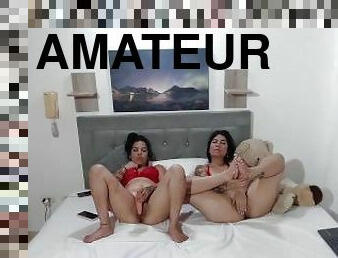 Beautiful latinas masturbate in motel room