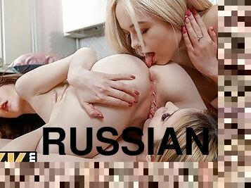 піхва-pussy, росіянка, лесбіянка-lesbian, підліток, молода-18, голена, лесбіянка