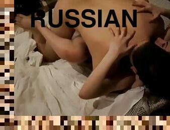 orosz, feleség, papucs-férjek